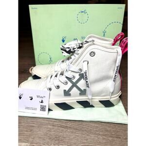 NEW in Box - Off-White Mid Top Vulcanized Sneakers - EU 39 Men
